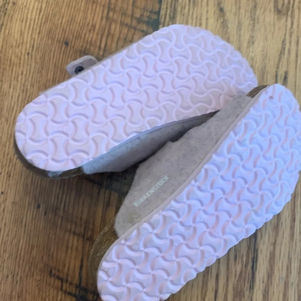 BIRKENSTOCK KIDS ARIZONA RIVET HAPPY LAMB WOOL SOFT PINK size 28